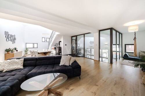 Moderner Wohn-Essbereich - Moderne Architektur trifft Fachwerk - Wohnkomfort und viel Platz im alten Ortskern von Eschbach