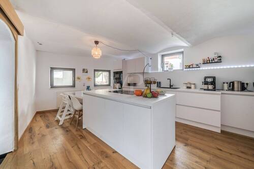 Hier kocht man gerne - Einfamilienhaus mit 259,00 m&sup2; in Usingen / Eschbach zum Kaufen