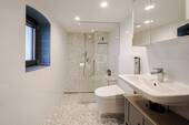 Modernes Duschbad im EG - 