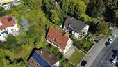 SW Ansicht - Zweifamilienhaus mit großem Grundstück, Bauplatz und drei Garagen in Stuttgart-Rohracker