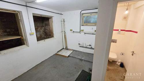 EG - 7 Zimmer Mehrfamilienhaus, Wohnhaus zum Kaufen in Stuttgart