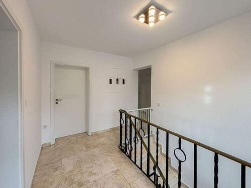 Diele - 5 Zimmer Einfamilienhaus in Wissen VG