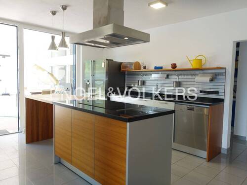 Hochwertige Einbauküche - 9 Zimmer Einfamilienhaus in Tübingen