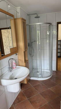 EG Wannenbad mit Dusche - 