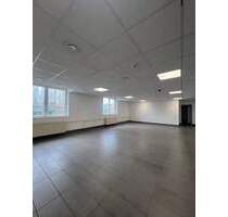 720 m² Lager mit Büro - 3.800,00 EUR Kaltmiete, in Gelsenkirchen (PLZ: 45881) Schalke
