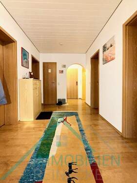 Flur (2) - 3 Zimmer Etagenwohnung in Hemer / Stübecken