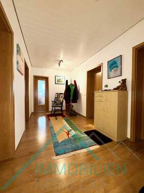 Flur - Etagenwohnung mit 77,80 m&sup2; in Hemer / Stübecken zum Kaufen