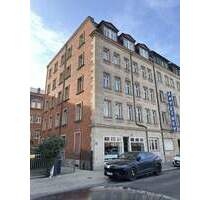 Kleine, renovierte 2-Zimmerwohnung mit Einbauküche - EG - Tageslichtbad mit Dusche - Nürnberg Gostenhof