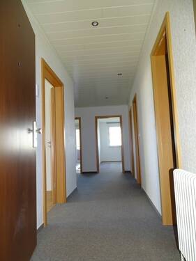 Flur - Etagenwohnung mit 85,40 m&sup2; in Villingen-Schwenningen zum Kaufen