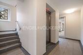 Hausflur mit Aufzug - 