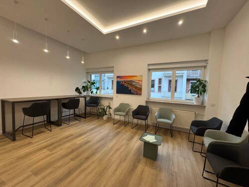 Wartebereich - Nordend-Rep. Büro: Modern, flexibel, möbliert, sofort nutzbar