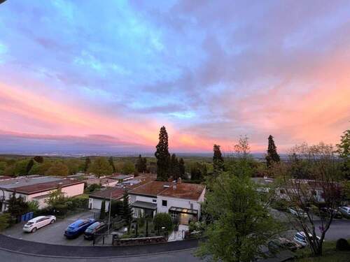 Herrlicher Blick in Abendstimmung - Moderne 2-Zimmer-Wohnung mit Fernblick