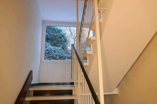 sehr gepflegtes Treppenhaus - Etagenwohnung mit 61,00 m² in Schlangenbad zur Miete