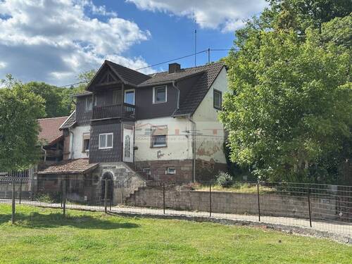 Hausfront - Einfamilienhaus am Ortsrand mit großem Grundstück in Albessen zu verkaufen.