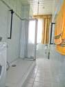Bad mit Dusche - 