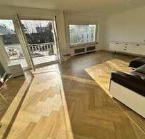 KÖLN-LINDENTHAL: großzügige 2,5 Zimmer-Komfortwohnung mit Südbalkon