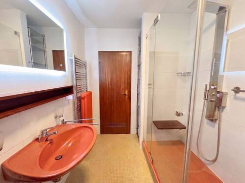 Badezimmer (KI-visualisiert) - 