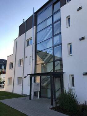 Hauseingang - 3 Zimmer Terrassenwohnung zur Miete in Villingen-Schwenningen