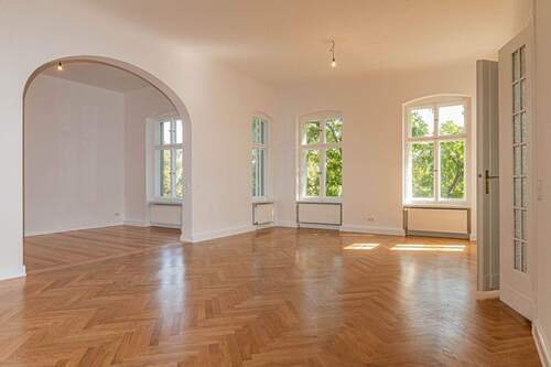 Raum 4 Ans. 1 - ***Arbeiten und Wohnen am Landwehrkanal***