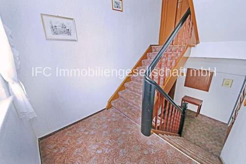 Treppe vom EG zum OG - 