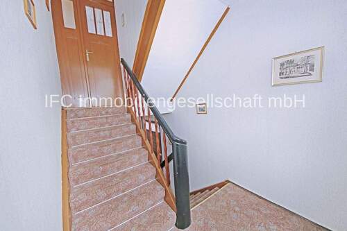Treppe vom EG zum OG - 