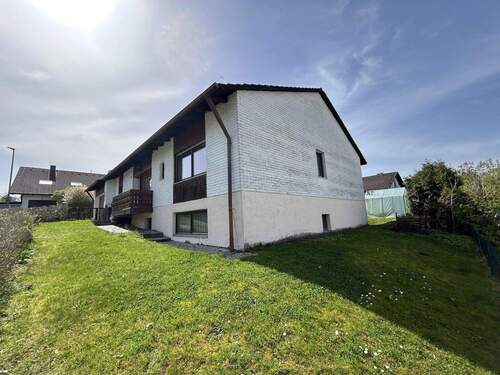 Vorgarten - 5 Zimmer Bungalow zum Kaufen in Kranzberg