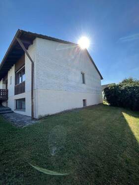 Blick von Norden - Bungalow mit 139,20 m&sup2; in Kranzberg zum Kaufen