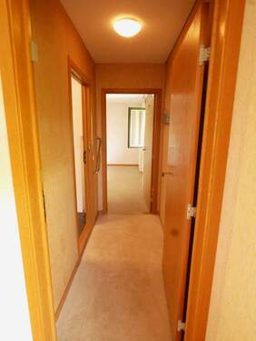 Flur Zimmer 1 rechts - 