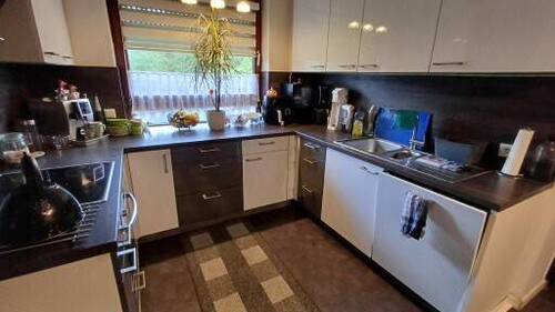 neuwertige EBK EG - Mehrfamilienhaus, Wohnhaus mit 260,00 m&sup2; in Kassel zum Kaufen