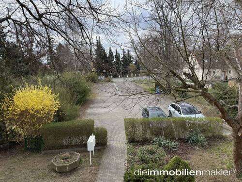 Parkplätze vor dem Haus - 