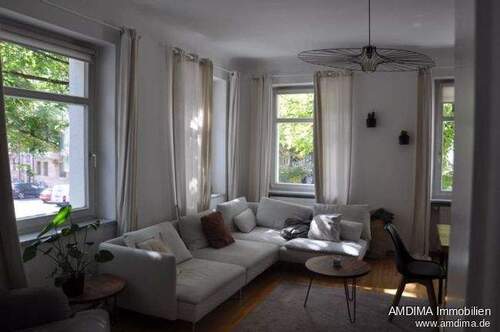 Wohnzimmer - Renovierter Altbau, hohe Decken - hier wird Wohnen zum Erlebnis
