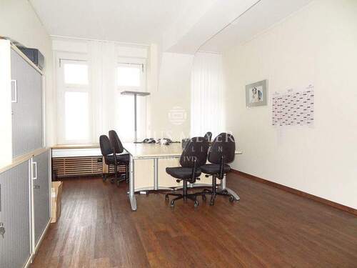 Beispiel - Büro mit 325,00 m&sup2; in Hamburg zur Miete