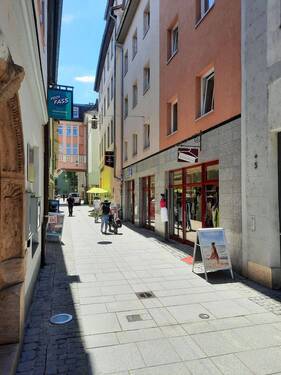 Oberlauengasse - Ladenlokal in einer Fußgängerzone Jenas
