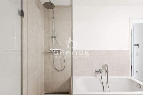 Dusche u. Badewanne - 