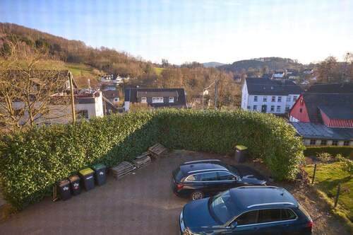 Blick zum Parkplatz - 