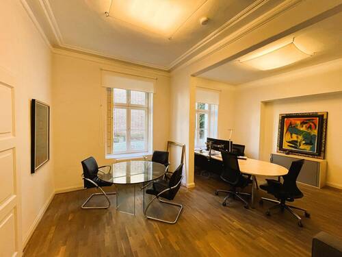 mittleres Büro 26qm - Ruhiges 34qm Büro im denkmalgeschützten Altbau - Düsseldorf, sofort verfügbar