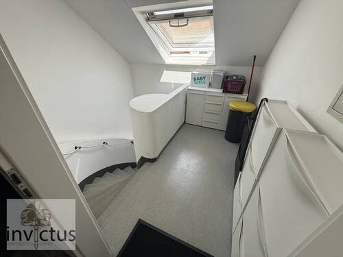 Eingangsbereich Treppenhaus - 3 Zimmer Etagenwohnung zum Kaufen in Dörzbach