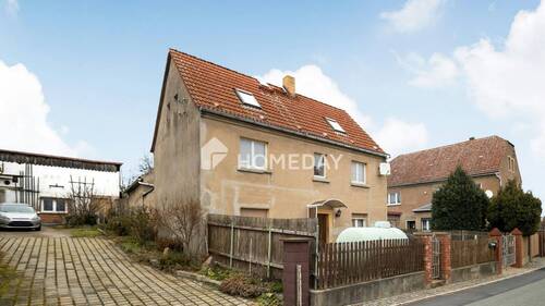 Außenansicht 2 - Einfamilienhaus mit Scheune und Innenhof auf 300 m² - Sanierungsobjekt mit Charme und Potenzial