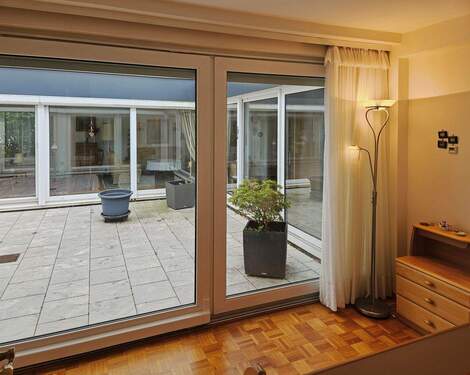 Zimmer 2 - 