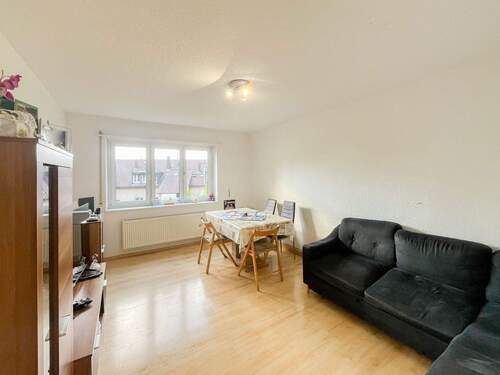 Wohnzimmer - 3 Zimmer Etagenwohnung zum Kaufen in Stuttgart