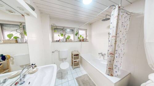 Badezimmer EG - 4 Zimmer Reihenmittelhaus in Reichenberg