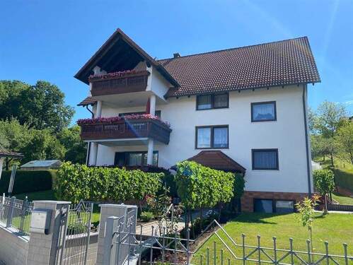 Hausansicht - 6 Zimmer Etagenwohnung zum Kaufen in Hersbruck