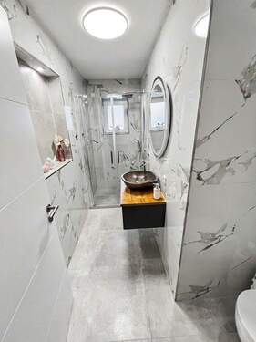 Kleines Bad mit Dusche OG - 