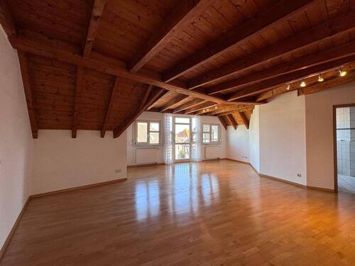 Wohnzimmer - 4 Zimmer Etagenwohnung in Ettenheim