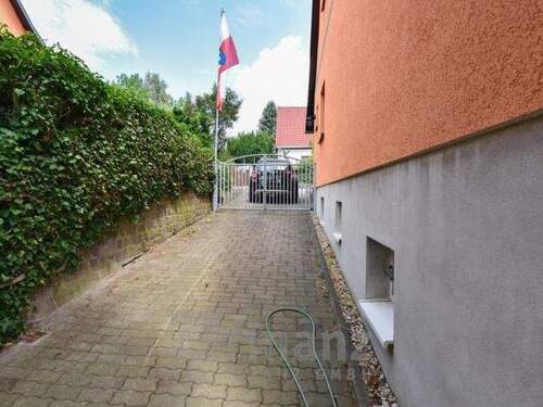 Einfahrt - 5 Zimmer Einfamilienhaus in Zwickau