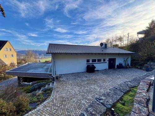 Bild 1 - Attraktives Einfamilienhaus mit ca. 173 m² und großem Grundstück