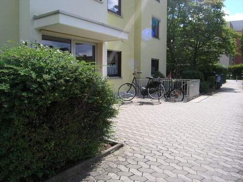 Hauszugang - 4 Zimmer Etagenwohnung in Röthenbach