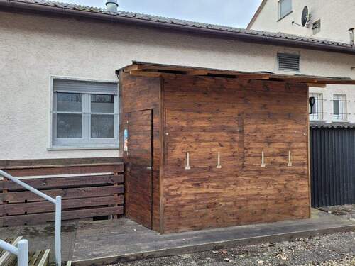 Essen-Getränke-Ausgabe ins Freie - 