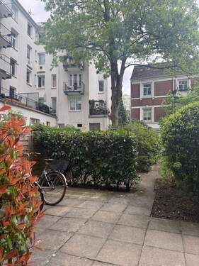 Hinterhof.jpeg - ***Bei Interesse Anruf! Attraktive Wohnung in der Dorotheenstraße