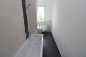 Bad mit Wanne - 3 Zimmer Etagenwohnung in Freiberg